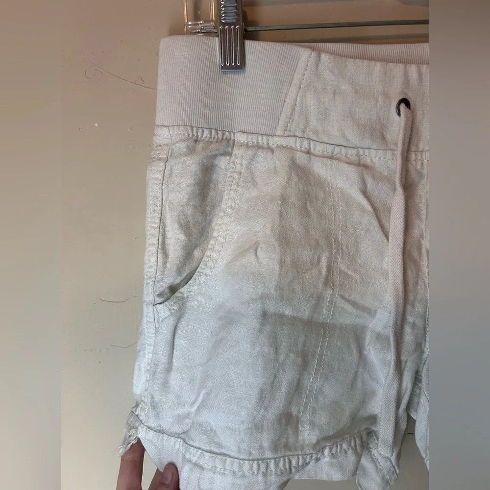 Athleta 100% Linen Shorts Size 6 White Outdoor Preppy